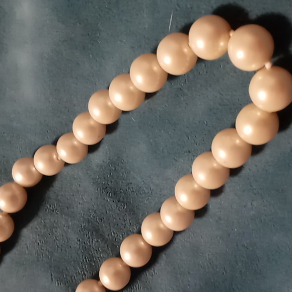 Oversized weighted faux pearl collar necklace 14 + 3 with extender long. - Picture 3 of 4